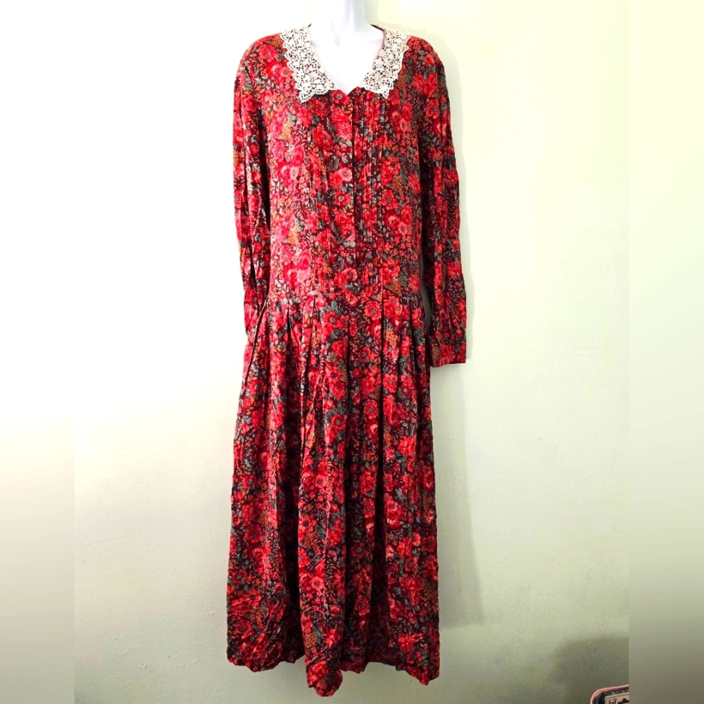 Vintage Laura Ashley  Floral Print Red Dress with Lace Collar Long Sleeved Sz 14